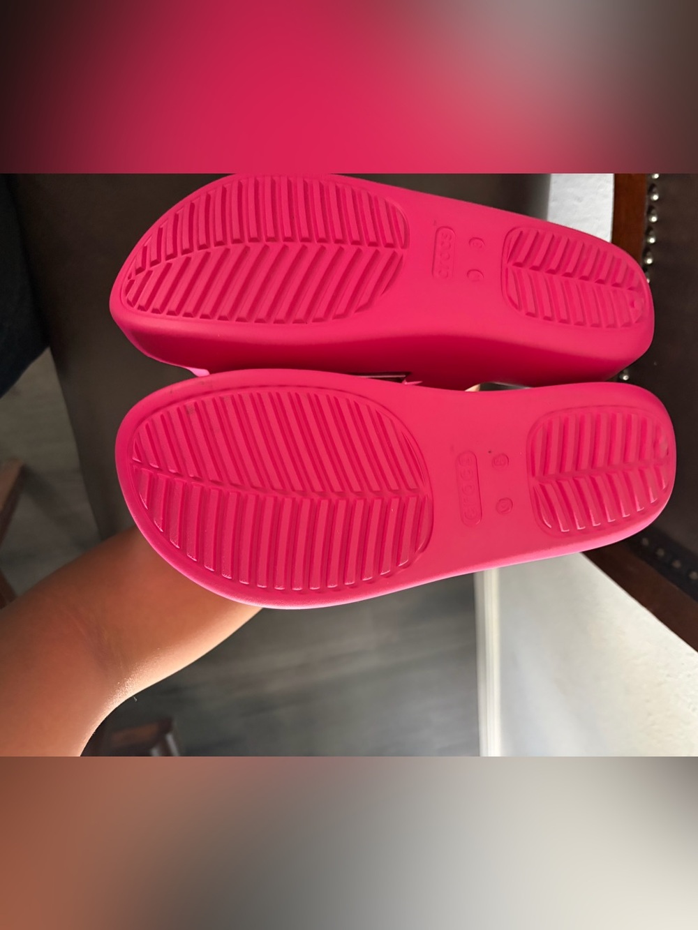 CROCS Women’s Neon Pink Platform Flip Sandals - Picture 3 of 4